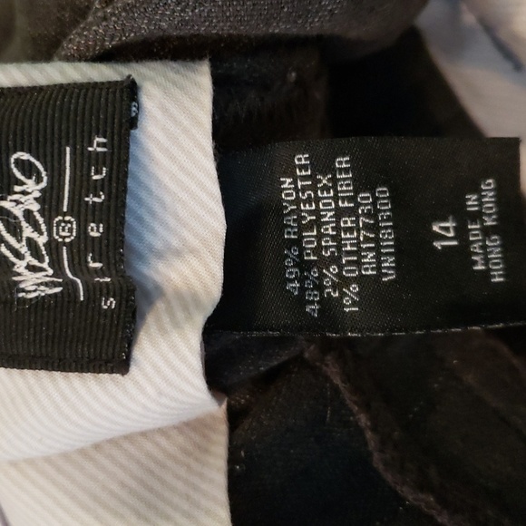 Gray Pin Stripe Stretch Dressy Capris Size 14 - Picture 7 of 7